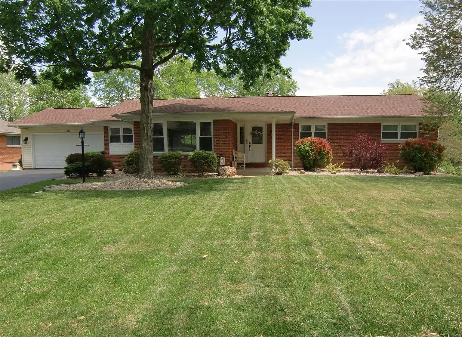218 Pleasant Grove Ave photo 1