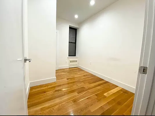 Rented by EastMount Realty LLC | media 14