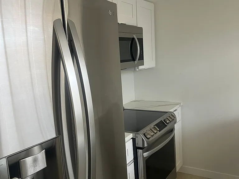 1845 S Highland Ave #11 — Photo 8