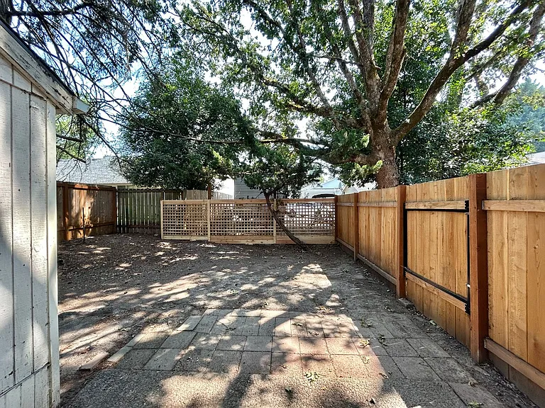 15865-15869 SW Misty Ct — Photo 17