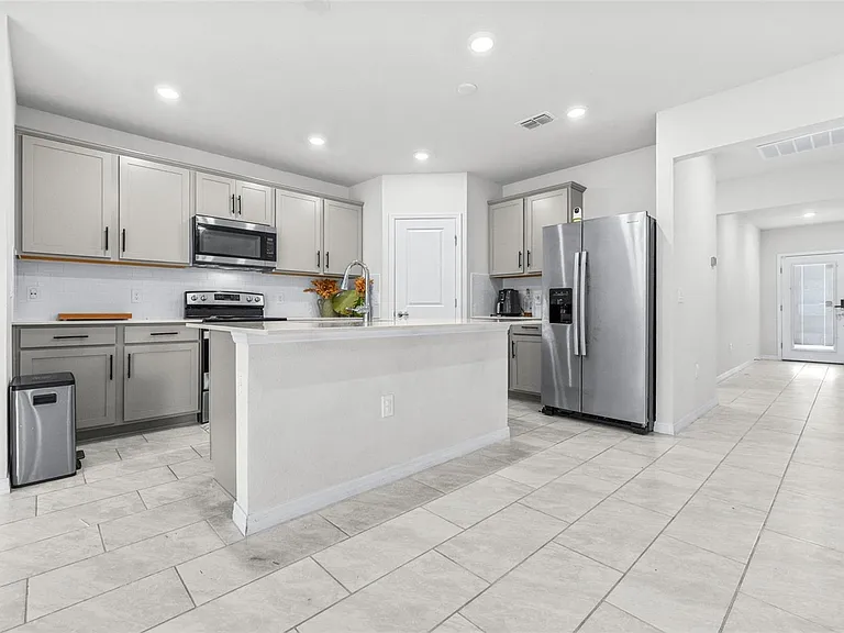 1050 Michelangelo Ln — Photo 9