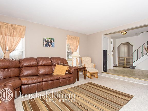3rd image of 18 Ficus St