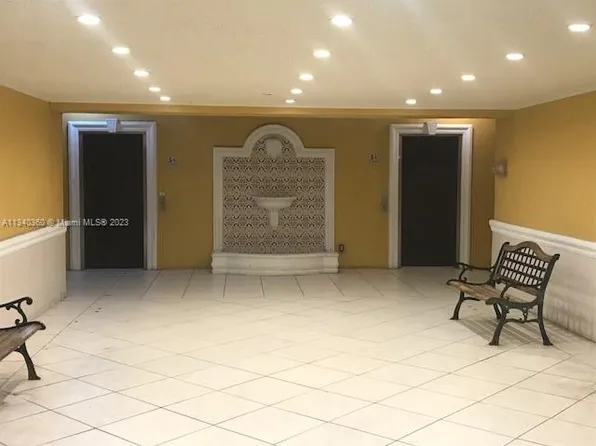 5100 SW 41st St APT 109, Hollywood, FL 33023