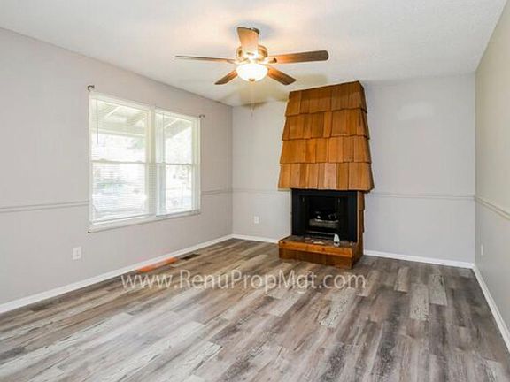 3rd image of 2356 Lindsay Ln