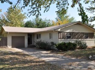 328 N Brownthrush Ln, Wichita, KS 67212