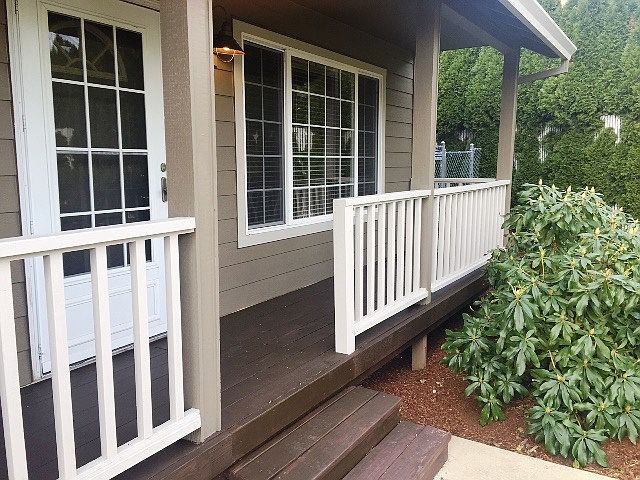 1st image of 689-691 SE Kane Dr