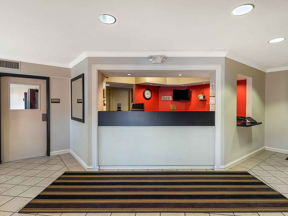 Lobby and Guest Check-in