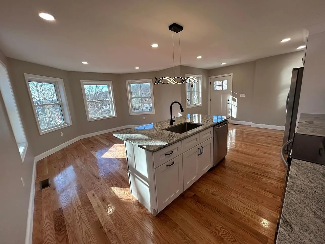 12 Grove Pl — Photo 2