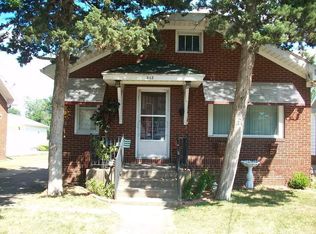 365 Division St, Galesburg, IL 61401