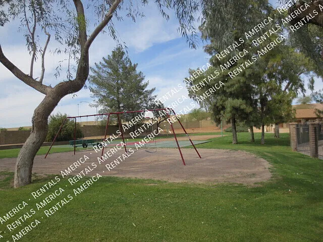 2834 E Isabella Ave — Photo 15
