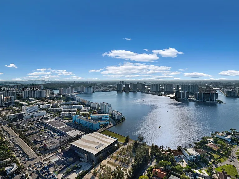 18555 Collins Ave #4603 — Photo 32