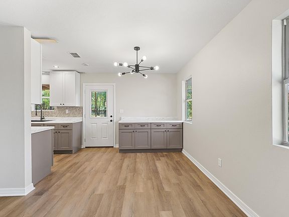 5th image of 102 Woodland Ln