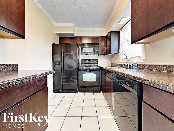 5th image of 786 N Shore Dr