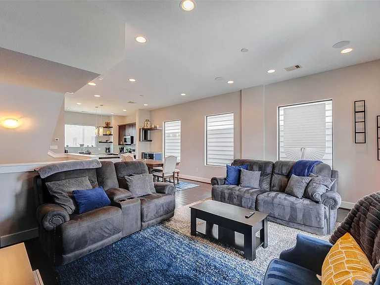 3810 Leeland St — Photo 9