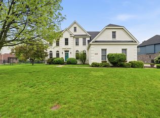 4276 Honeysuckle Ln, Zionsville, IN 46077