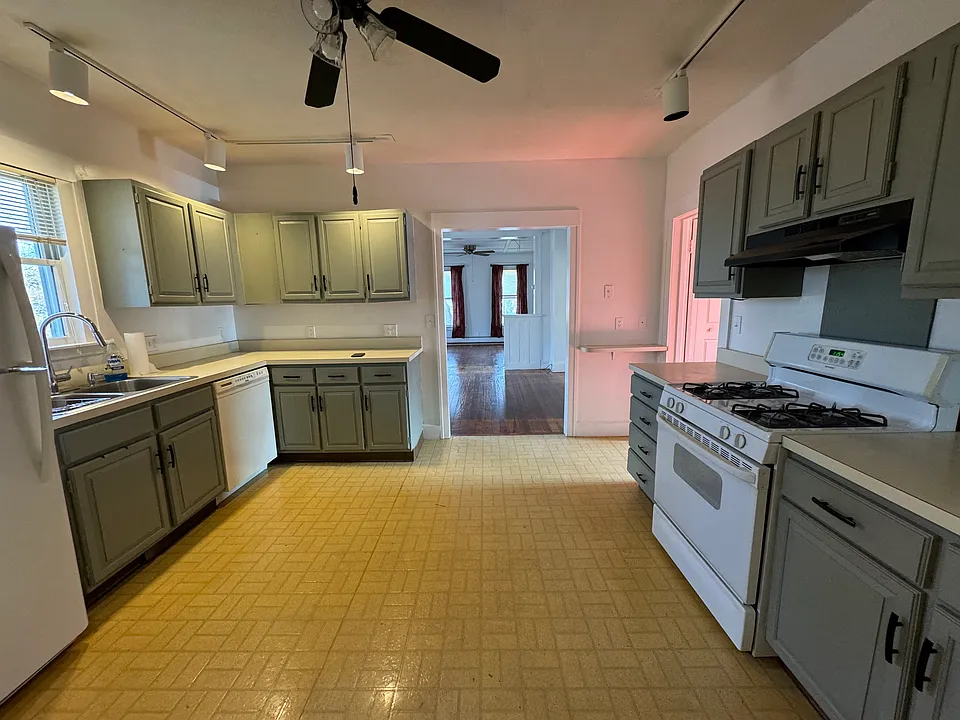 11 Turner Ave #1