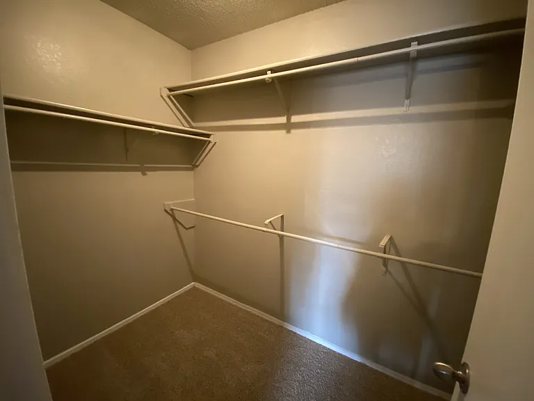 Walnut Creek Apartments — Photo 34