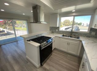 Newly Remodeled 2 Bedroom Fountain Valley Apartment For Rent!, Fountain Valley, CA 92708