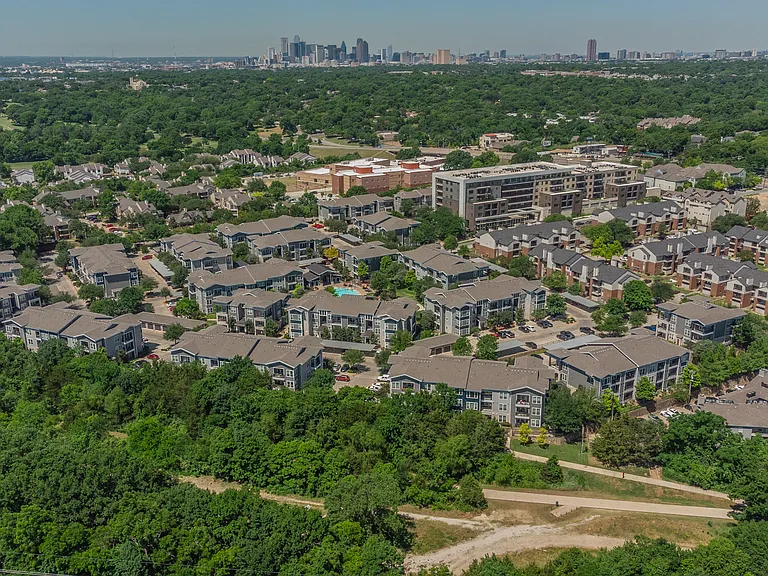 Lakewood Flats Apartments — Photo 52