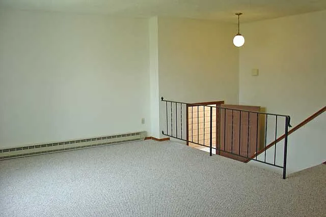 366 Westchester Sq N — Photo 3