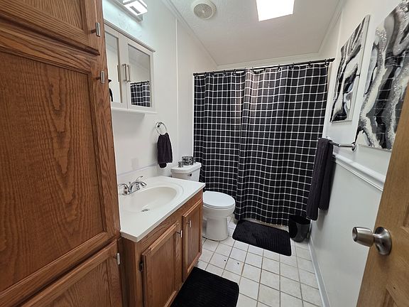 5th image of 949 Kathy Cir #949