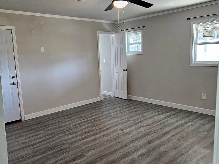120 Antionette Ln — Photo 8