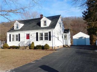 8 Damen Dr, East Haven, CT 06512