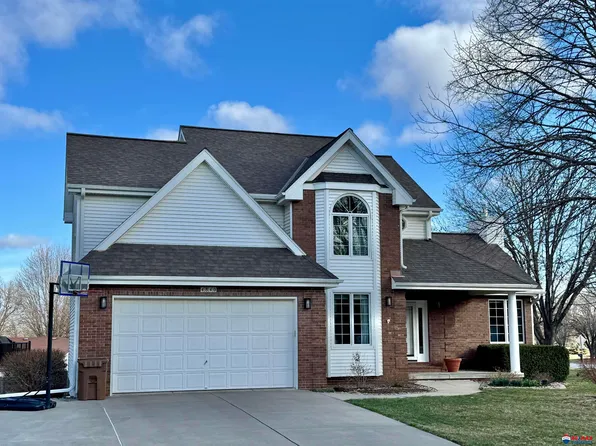 4840 Birch Hollow Dr, Lincoln, NE 68516