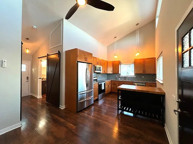 1 bed, 650 sqft, $1,795 — Photo 2