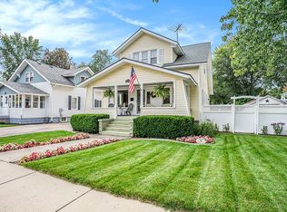 134 Wall St, Zeeland, MI 49464