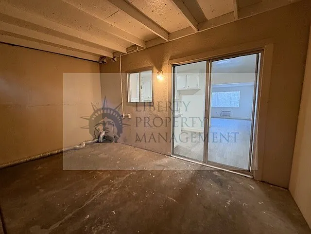 2512 W Bristol Ave — Photo 9