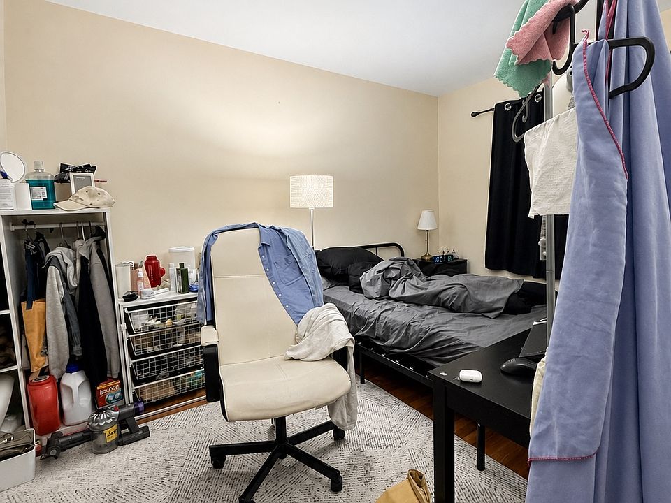 1st image of 2012 Commonwealth Ave APT 1D