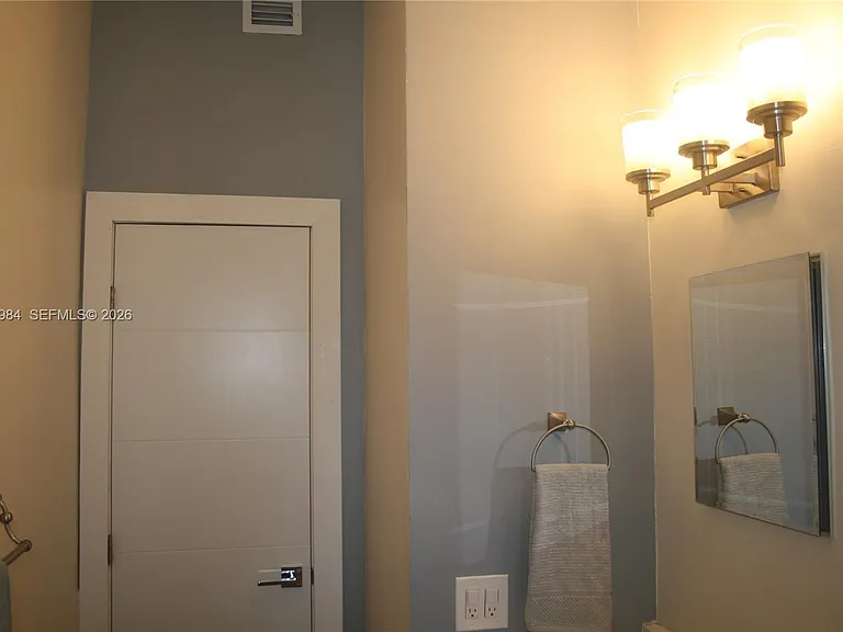 621 SW 64th Way — Photo 16