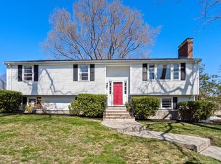102 Oak Ridge Cir, Weymouth, MA 02188