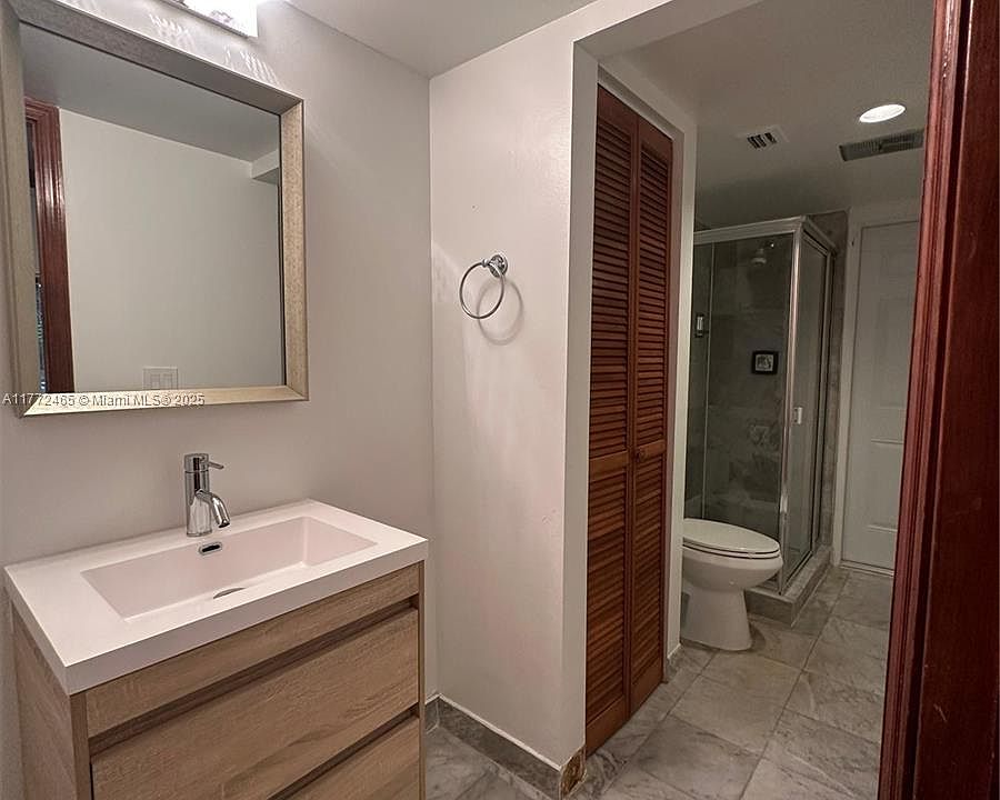 1st image of 511 Vittorio Ave