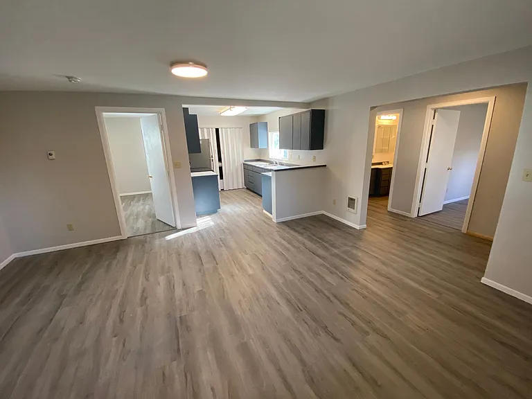506 N Sampson St — Photo 3