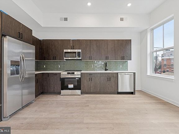 3rd image of 1500 Frankford Ave #301