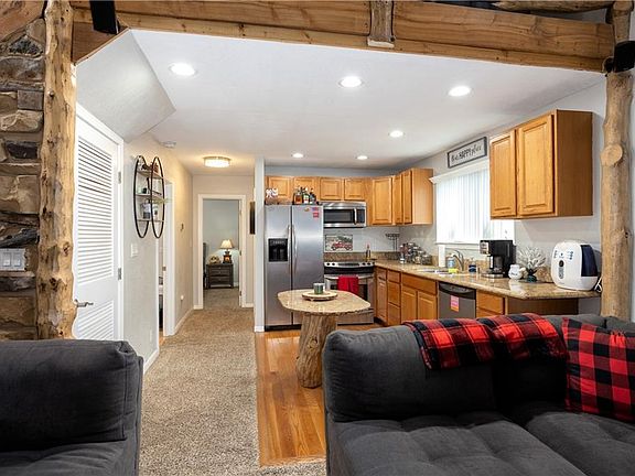 4th image of 2045 Manzanita Ln
