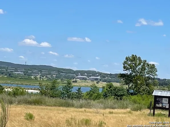 1045 Sequoia, Canyon Lake, TX 78133