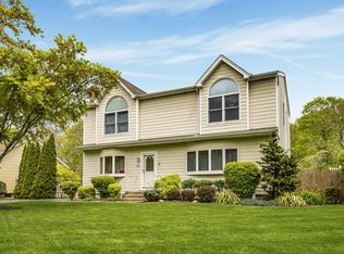 811 Belmore Ave, Islip Terrace, NY 11752