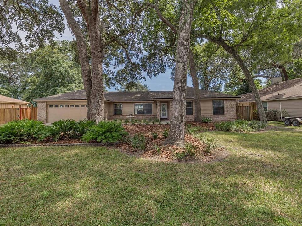 1st image of 389 Pablo Point Dr