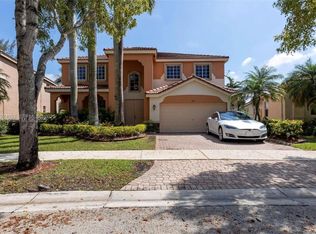 665 Nandina Dr, Fort Lauderdale, FL 33327