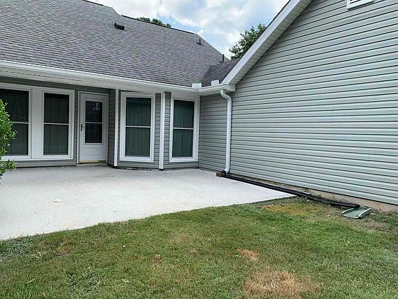 3rd image of 100 Birch Ct