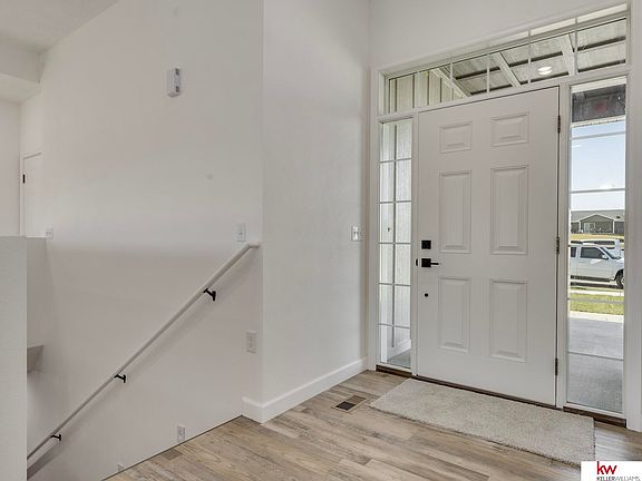 4th image of 811 W S St