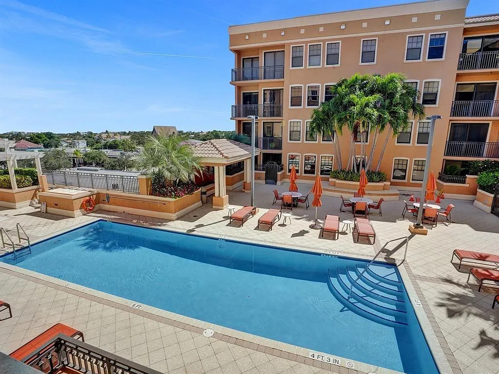 The Lucerne — Photo 2