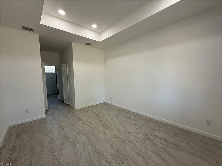 1115 Cove St E — Photo 18