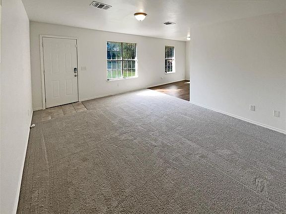 3rd image of 3325 E Park Pl