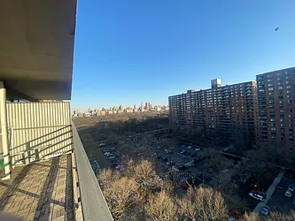 Rented by R New York