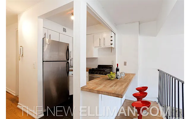 Sold by Douglas Elliman | media 25