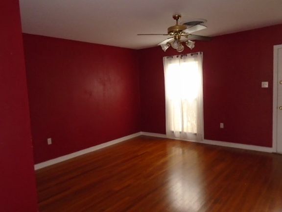 4th image of 1311 W Avenue M